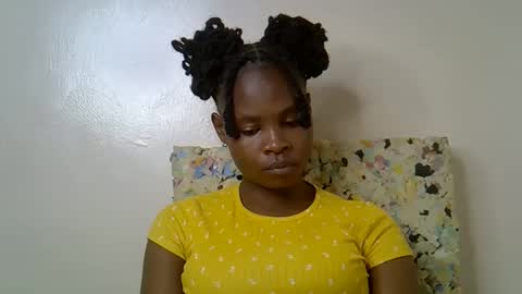 Molyne online show from 03/10/26, 01:38