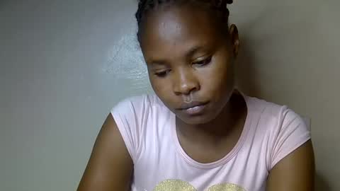 Molyne online show from 04/11/26, 08:24