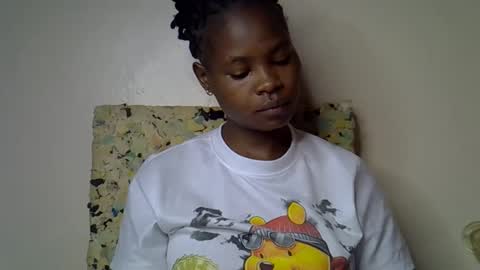 Molyne online show from 04/15/26, 05:03