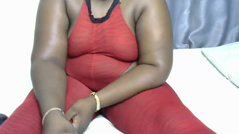 lina online show from 11/06/25, 02:56