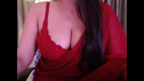 Snapshot of sexy_myra18 chatting on 04/25/26, 05:10 myra online show from 04/25/26, 05:10