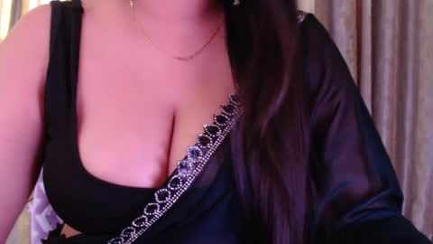 Snapshot of sexy_myra18 chatting on 05/18/26, 04:07 myra online show from 05/18/26, 04:07