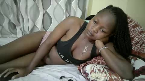 Snapshot of sexy_nanah chatting on 05/19/26, 01:56 sexy_nanah online show from 05/19/26, 01:56