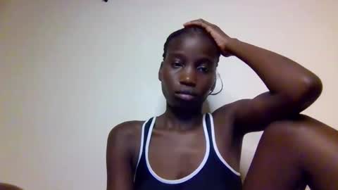 Snapshot of sexy_petittie chatting on 10/13/25, 06:41 sexy_petittie online show from 10/13/25, 06:41
