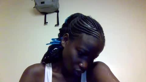 Snapshot of sexy_petittie chatting on 10/18/25, 02:58 sexy_petittie online show from 10/18/25, 02:58
