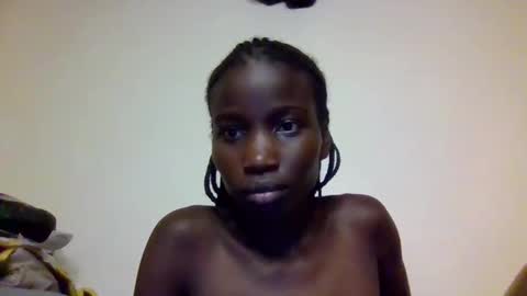 Snapshot of sexy_petittie chatting on 10/25/25, 04:02 sexy_petittie online show from 10/25/25, 04:02