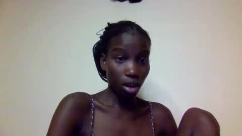 Snapshot of sexy_petittie chatting on 10/26/25, 04:07 sexy_petittie online show from 10/26/25, 04:07