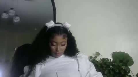 sexy pigeon online show from 04/18/26, 06:45