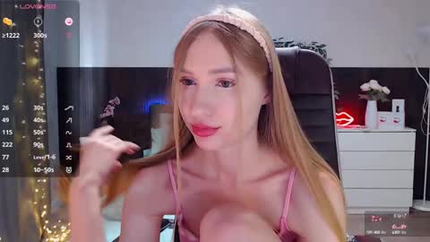 Annie - Your Dream Girl online show from 03/06/25, 07:47