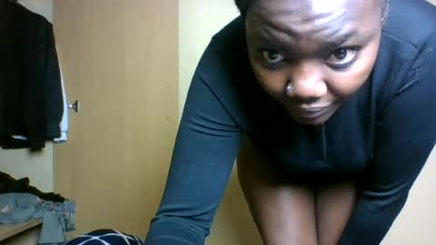 Snapshot of sexy_rue chatting on 06/12/26, 12:09 RUE online show from 06/12/26, 12:09