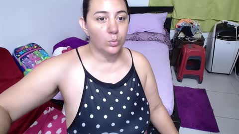 Snapshot of sexy_ticki chatting on 12/15/24, 01:13 janel online show from 12/15/24, 01:13