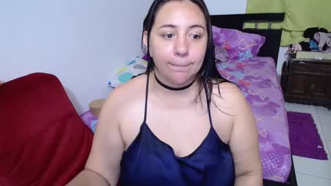 Snapshot of sexy_ticki chatting on 12/29/24, 01:02 janel online show from 12/29/24, 01:02