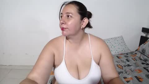Snapshot of sexy_ticki chatting on 11/13/25, 09:47 janel online show from 11/13/25, 09:47