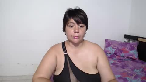 Snapshot of sexy_ticki chatting on 12/15/25, 10:25 janel online show from 12/15/25, 10:25