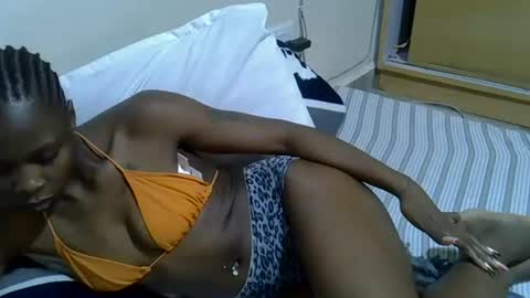 Snapshot of sexy_vennice chatting on 06/20/26, 01:25 sexy_vennice online show from 06/20/26, 01:25