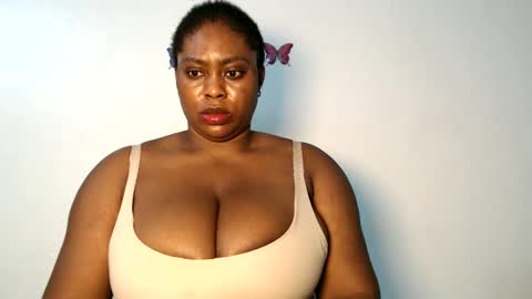 Luna online show from 12/19/25, 10:39