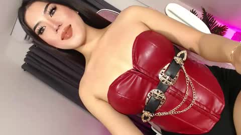 Lexie online show from 10/30/25, 01:07