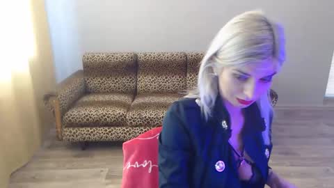 sexybeatriice online show from 02/18/25, 07:21