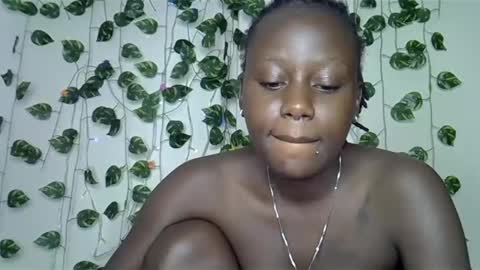 sexybree_love online show from 12/05/24, 11:49