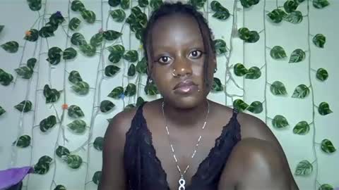 sexybree_love online show from 12/23/24, 10:23