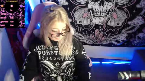 Snapshot of sexycarriie chatting on 01/02/25, 05:35 Carrie online show from 01/02/25, 05:35