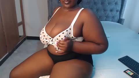 Snapshot of sexychocco_ chatting on 12/30/24, 12:09 sexychocco online show from 12/30/24, 12:09