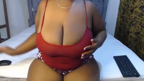 Snapshot of sexychocco_ chatting on 01/15/25, 05:26 sexychocco online show from 01/15/25, 05:26
