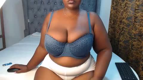 Snapshot of sexychocco_ chatting on 01/16/25, 10:53 sexychocco online show from 01/16/25, 10:53