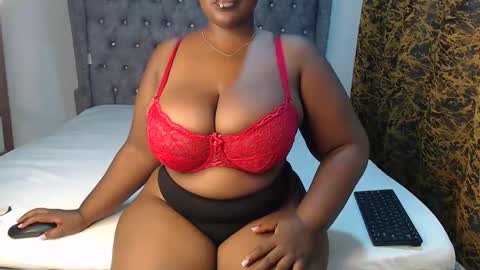 Snapshot of sexychocco_ chatting on 01/19/25, 08:18 sexychocco online show from 01/19/25, 08:18