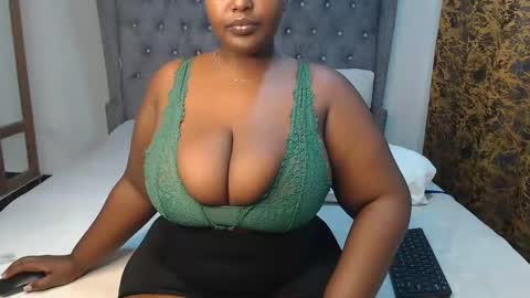Snapshot of sexychocco_ chatting on 01/24/25, 10:53 sexychocco online show from 01/24/25, 10:53