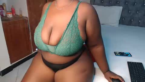 Snapshot of sexychocco_ chatting on 01/25/25, 07:49 sexychocco online show from 01/25/25, 07:49