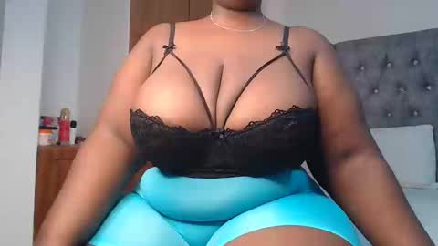 Snapshot of sexychocco_ chatting on 01/27/25, 11:22 sexychocco online show from 01/27/25, 11:22