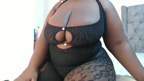 Snapshot of sexychocco_ chatting on 02/08/25, 10:08 sexychocco online show from 02/08/25, 10:08