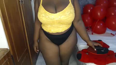 Snapshot of sexychocco_ chatting on 02/16/25, 08:44 sexychocco online show from 02/16/25, 08:44