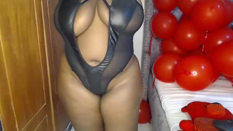 Snapshot of sexychocco_ chatting on 02/18/25, 12:15 sexychocco online show from 02/18/25, 12:15