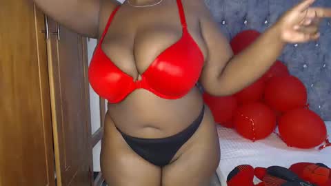 Snapshot of sexychocco_ chatting on 02/18/25, 10:03 sexychocco online show from 02/18/25, 10:03