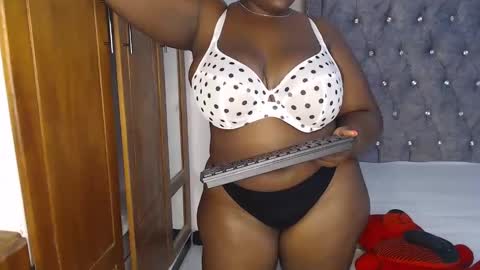 Snapshot of sexychocco_ chatting on 02/26/25, 09:27 sexychocco online show from 02/26/25, 09:27