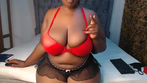 Snapshot of sexychocco_ chatting on 03/05/25, 04:13 sexychocco online show from 03/05/25, 04:13