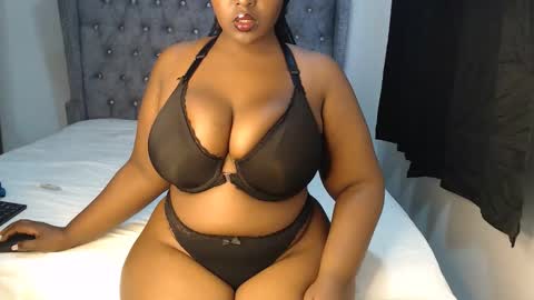 Snapshot of sexychocco_ chatting on 09/11/25, 06:13 sexychocco online show from 09/11/25, 06:13