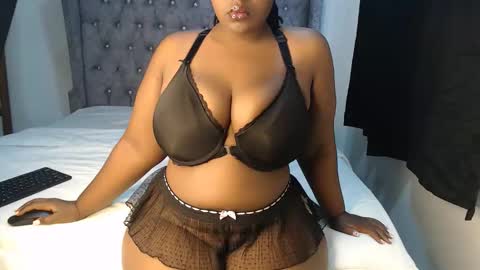 Snapshot of sexychocco_ chatting on 09/12/25, 08:47 sexychocco online show from 09/12/25, 08:47
