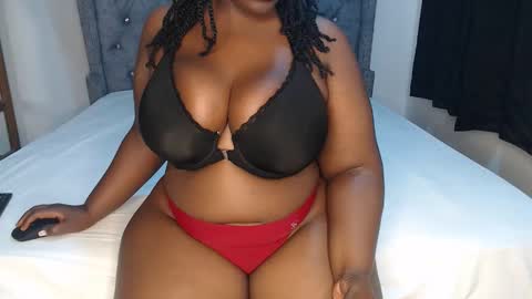 Snapshot of sexychocco_ chatting on 09/21/25, 10:33 sexychocco online show from 09/21/25, 10:33