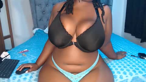 Snapshot of sexychocco_ chatting on 09/25/25, 05:44 sexychocco online show from 09/25/25, 05:44