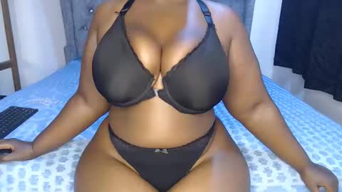 Snapshot of sexychocco_ chatting on 10/04/25, 11:52 sexychocco online show from 10/04/25, 11:52