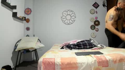 Antonioylola online show from 11/24/25, 12:16