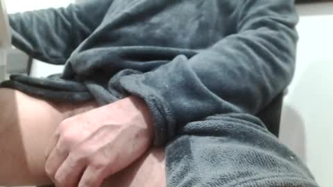 Snapshot of sexycouplextreme chatting on 03/08/25, 05:17 Sexycouplextreme online show from 03/08/25, 05:17