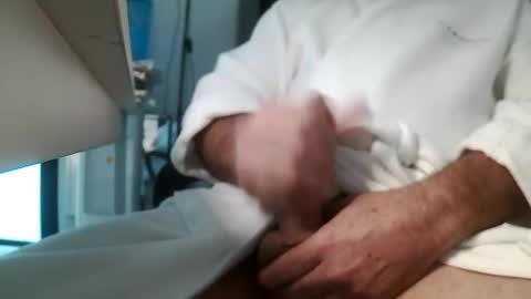 Snapshot of sexycouplextreme chatting on 11/19/25, 01:11 Sexycouplextreme online show from 11/19/25, 01:11