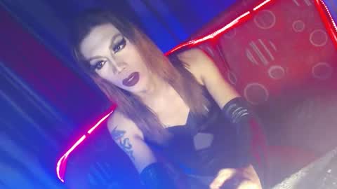 Snapshot of sexydevine_34 chatting on 02/24/26, 07:56 Devine online show from 02/24/26, 07:56