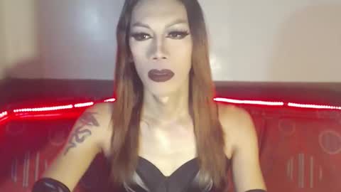 Snapshot of sexydevine_34 chatting on 03/01/26, 05:15 Devine online show from 03/01/26, 05:15