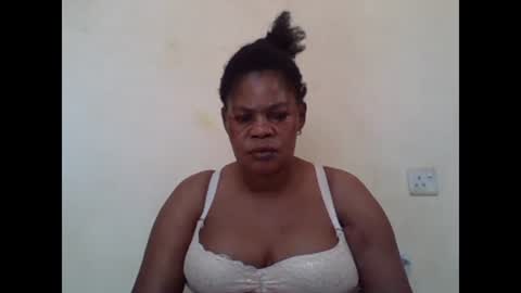 Snapshot of sexydove2 chatting on 01/30/25, 12:27 EMILY online show from 01/30/25, 12:27