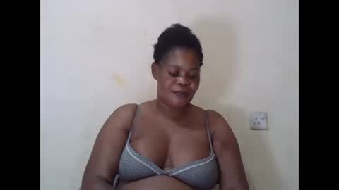Snapshot of sexydove2 chatting on 02/01/25, 03:41 EMILY online show from 02/01/25, 03:41